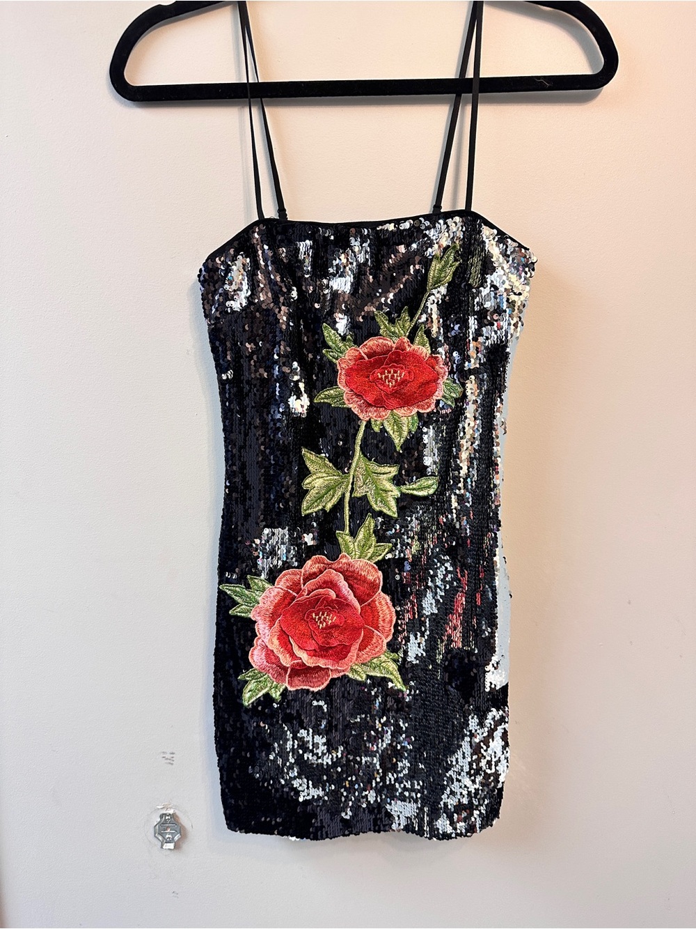 Forever 21 Black Sequin Rose Floral Appliqué Mini Dress S NWT